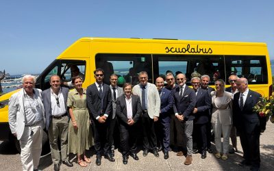 UN NUOVO SCUOLABUS PER I BAMBINI DI CASAMICCIOLA